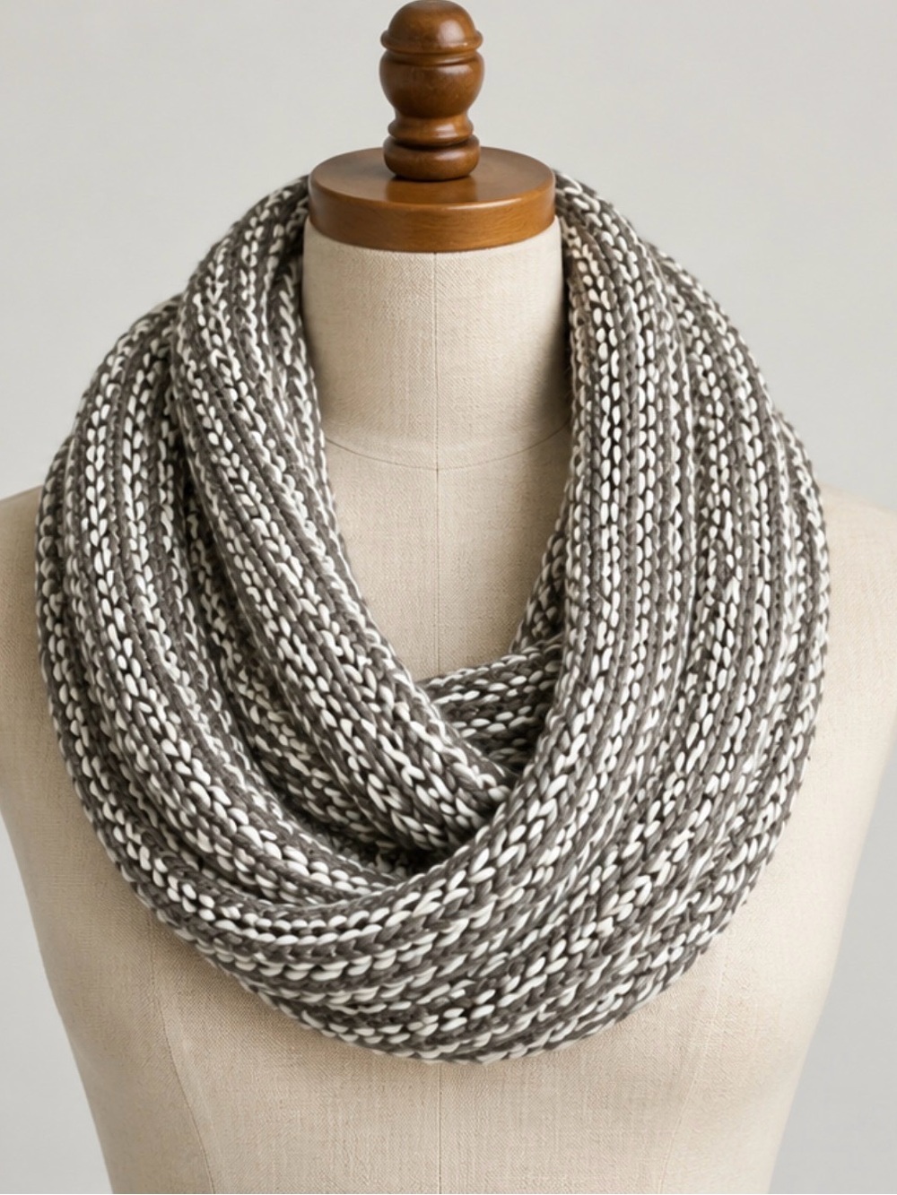 NWOT Vans Chunky Ribbed Knit Cowl Infinity Scarf